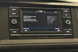 valkoinen Volkswagen Transporter 2021 kuva 21.