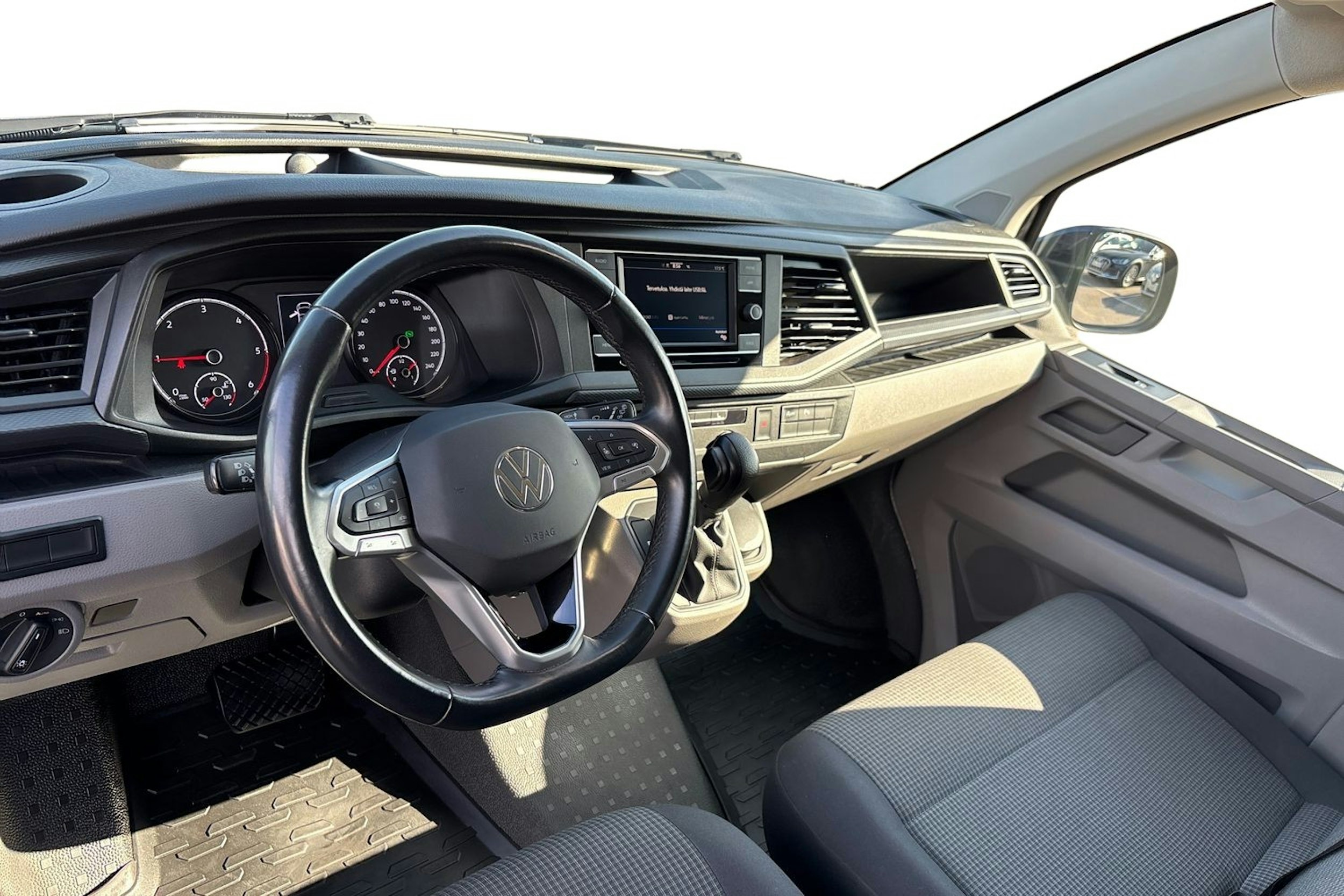 Sininen Volkswagen TRANSPORTER 2021 kuva 7.