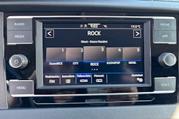 Sininen Volkswagen TRANSPORTER 2021 kuva 16.