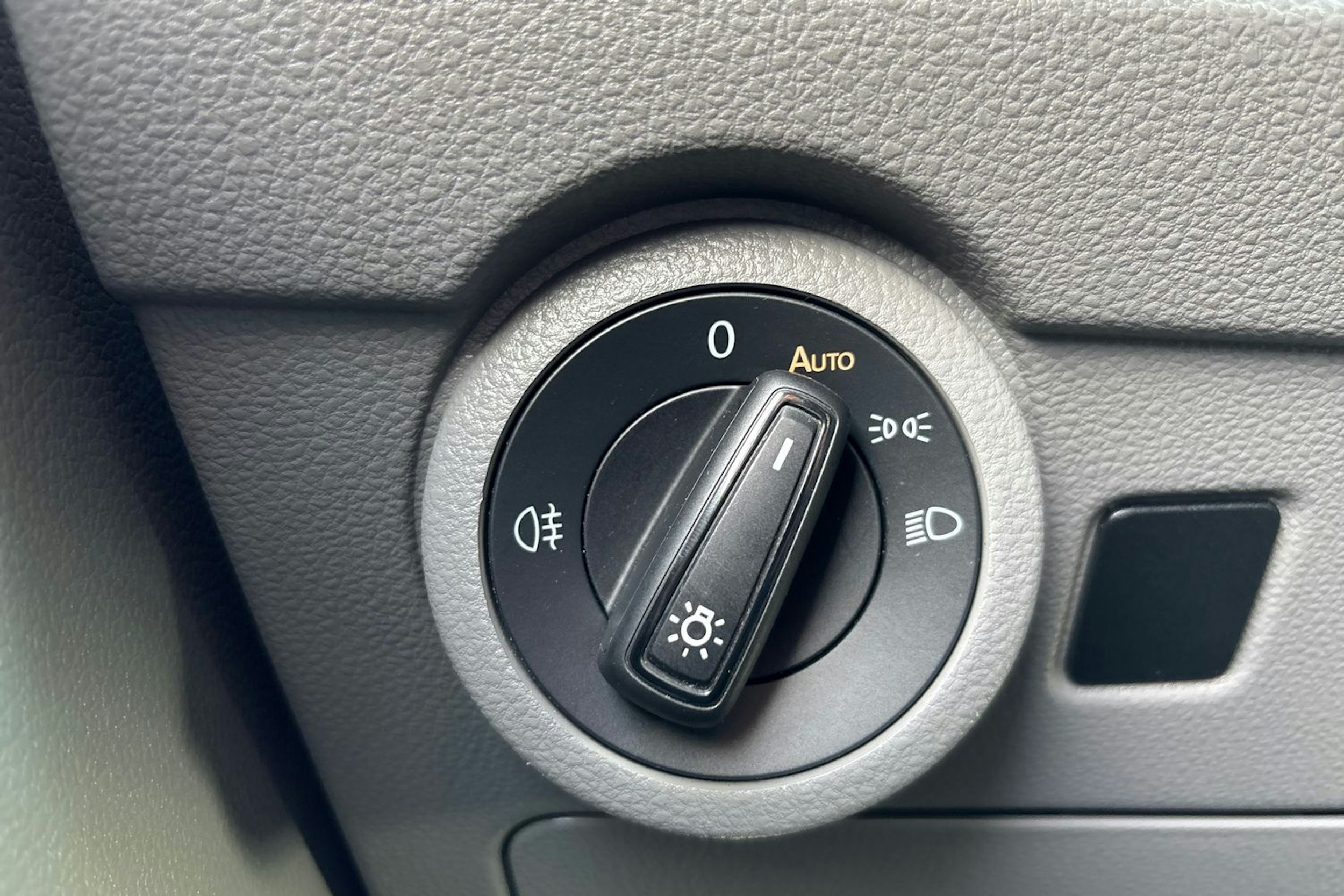 Sininen Volkswagen TRANSPORTER 2021 kuva 23.