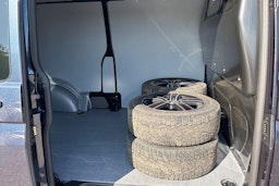 Sininen Volkswagen TRANSPORTER 2021 kuva 25.
