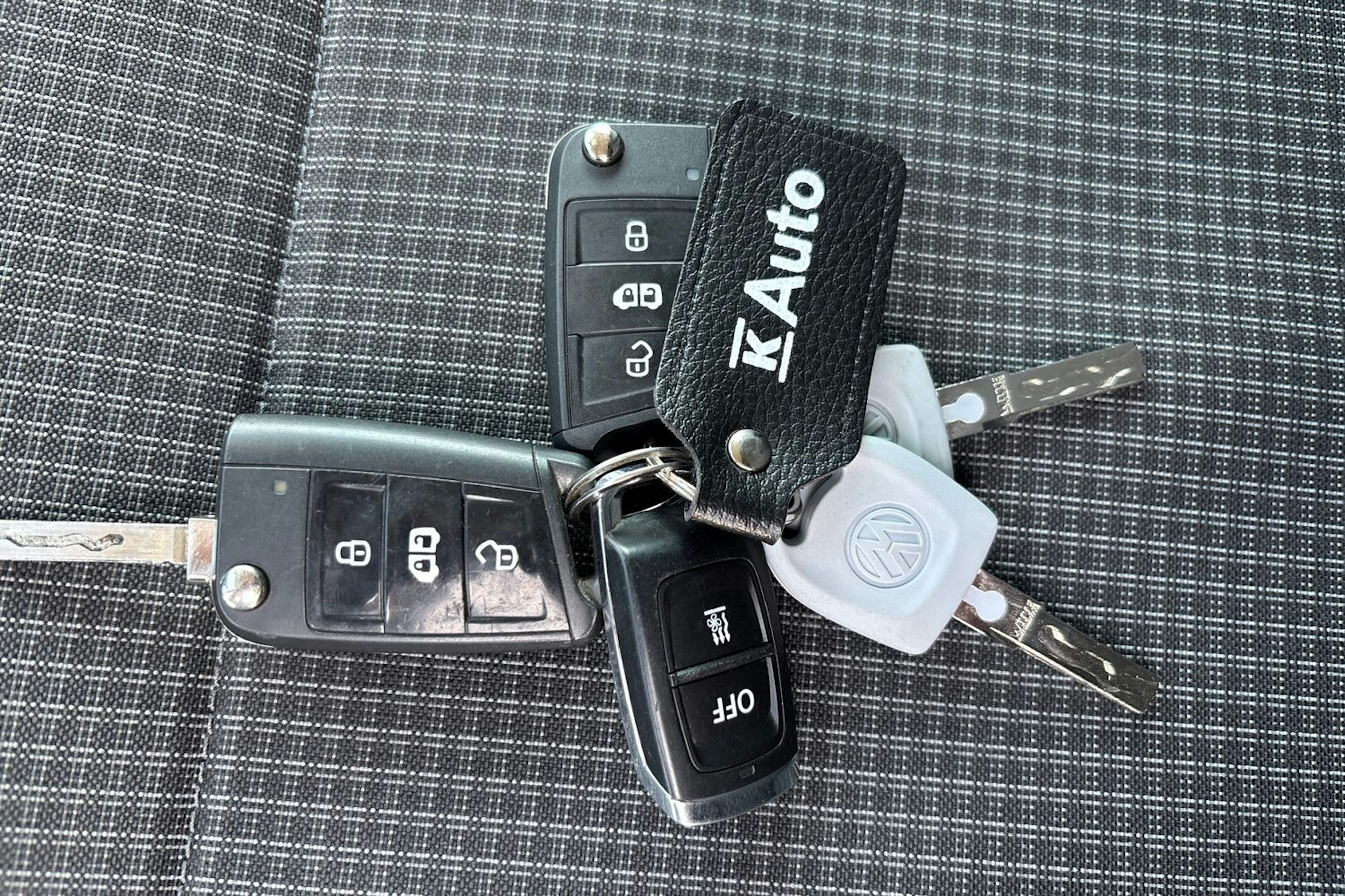 Sininen Volkswagen TRANSPORTER 2021 kuva 27.