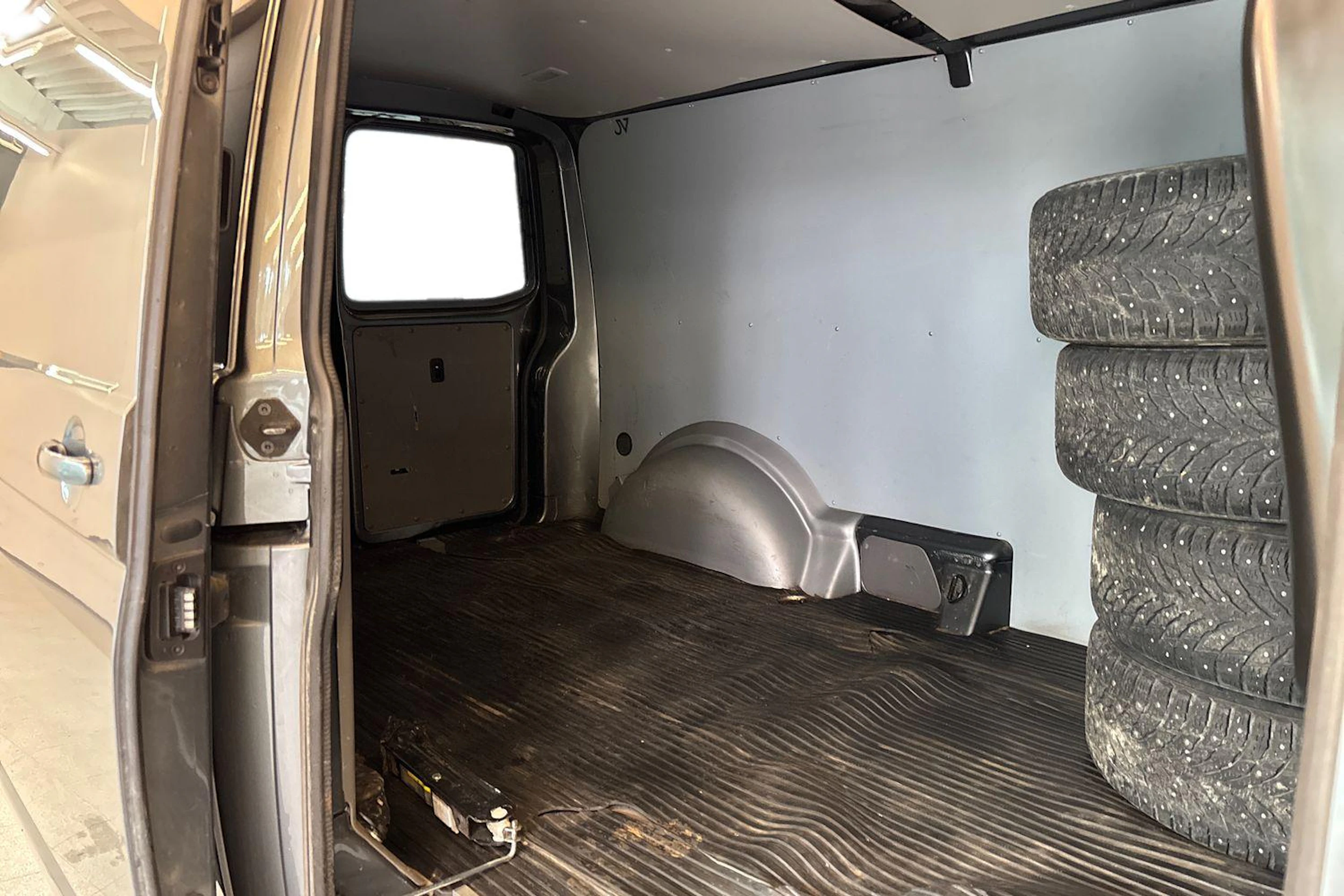 Harmaa Volkswagen TRANSPORTER 2021 kuva 11.