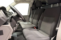 harmaa Volkswagen Transporter 2021 kuva 11.