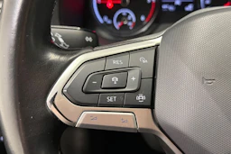 harmaa Volkswagen Transporter 2021 kuva 16.