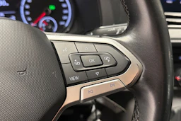 harmaa Volkswagen Transporter 2021 kuva 17.