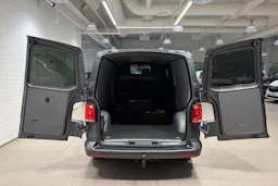 harmaa Volkswagen Transporter 2021 kuva 28.