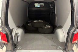 harmaa Volkswagen Transporter 2021 kuva 31.