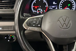 ruskea (beige) Volkswagen Transporter 2021 kuva 20.