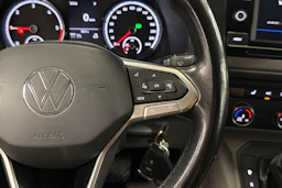 ruskea (beige) Volkswagen Transporter 2021 kuva 21.
