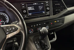 ruskea (beige) Volkswagen Transporter 2021 kuva 27.
