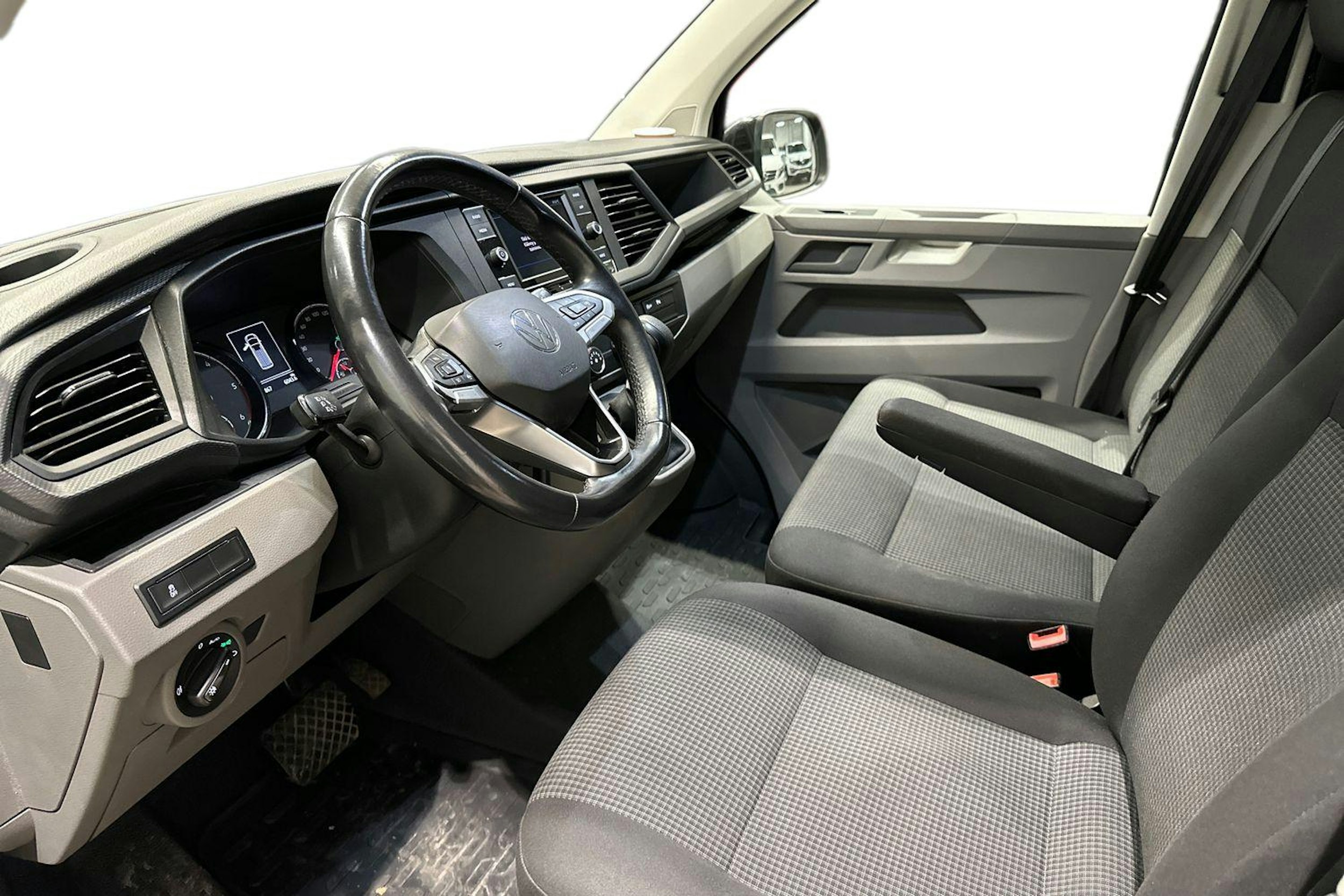 Musta Volkswagen TRANSPORTER 2021 kuva 3.