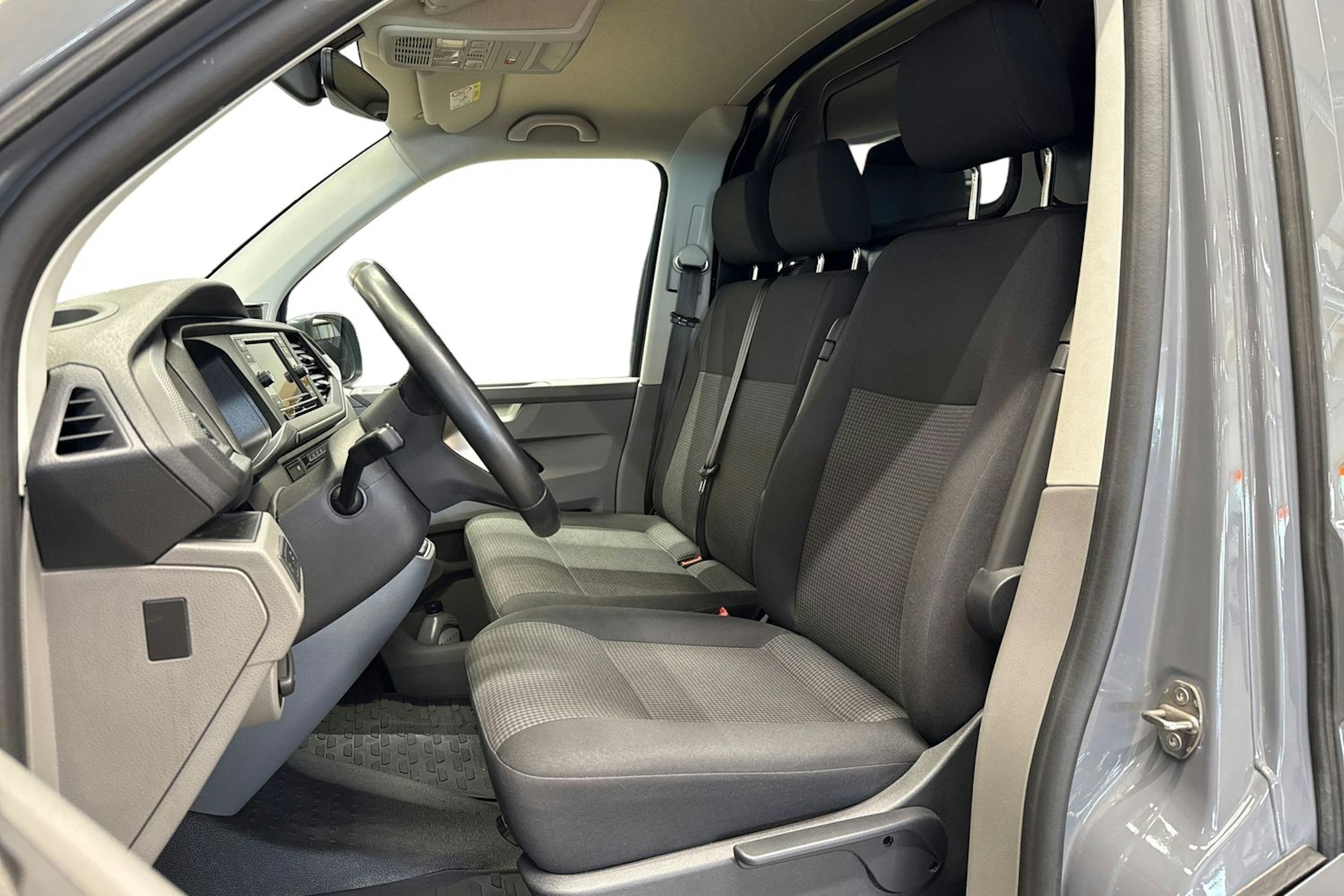 Harmaa Volkswagen TRANSPORTER 2021 kuva 7.