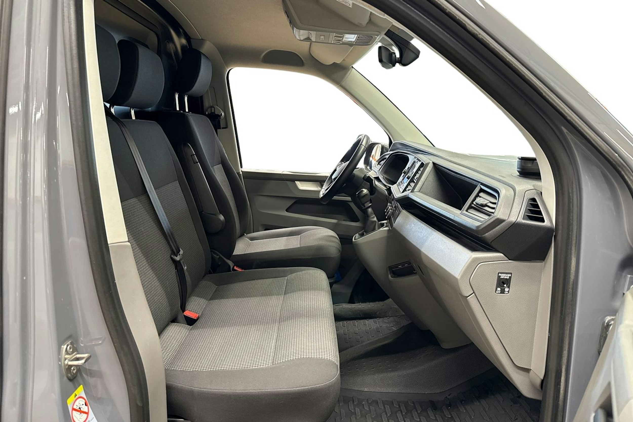 Harmaa Volkswagen TRANSPORTER 2021 kuva 10.