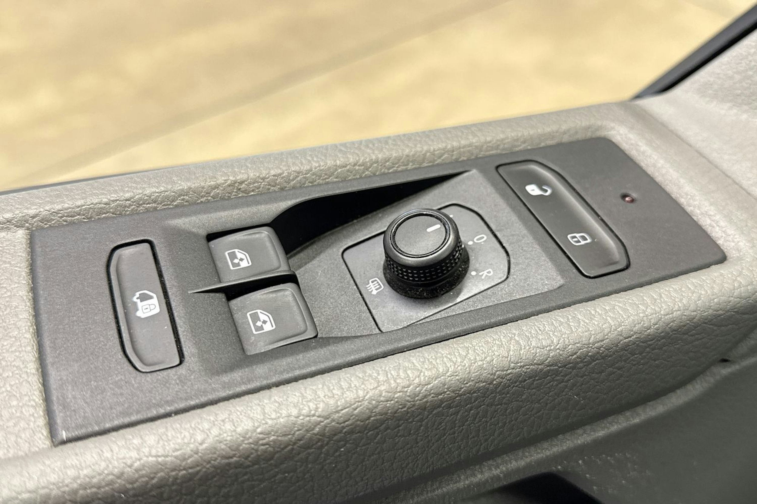 Harmaa Volkswagen TRANSPORTER 2021 kuva 13.