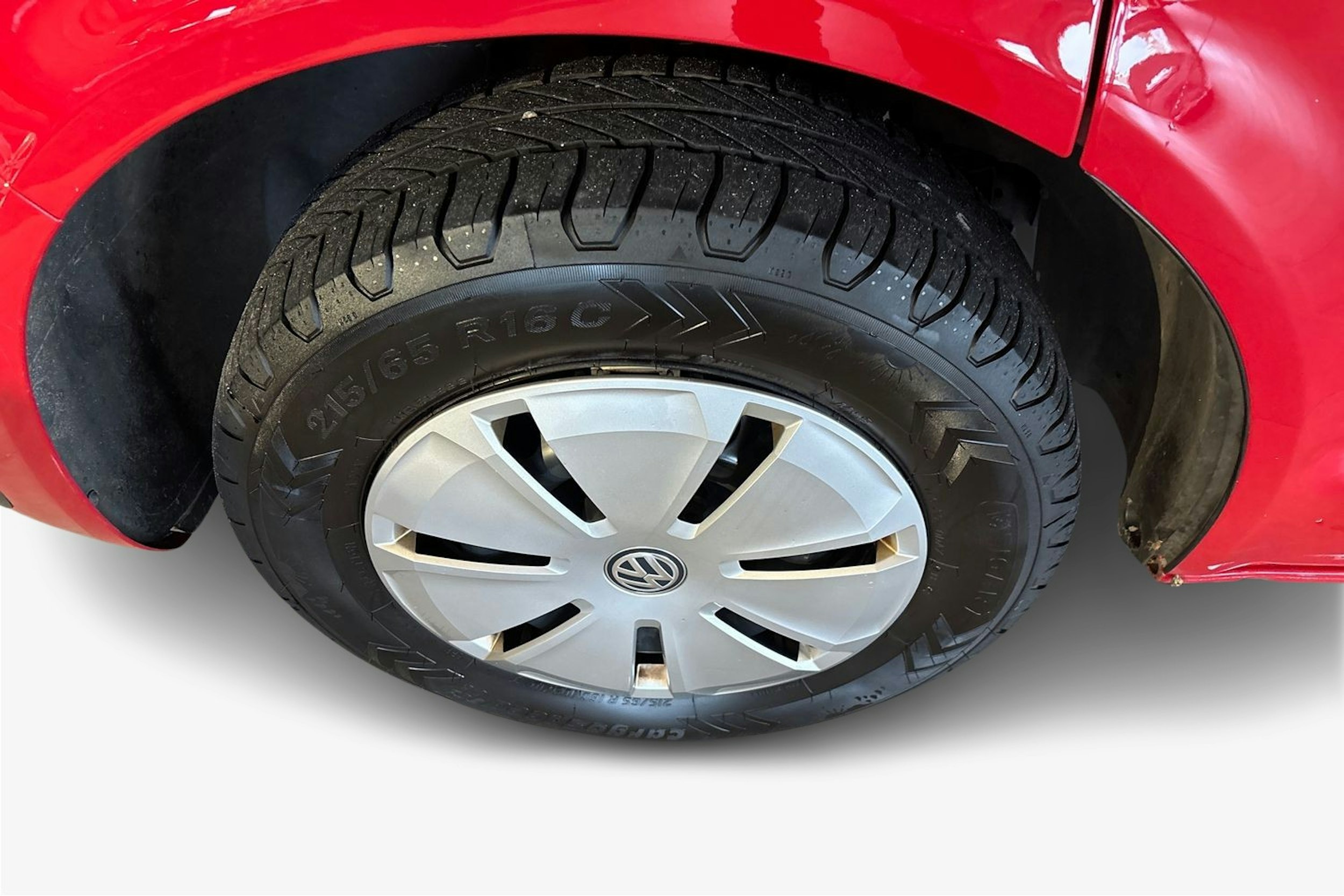 Punainen Volkswagen Transporter 2021 kuva 12.