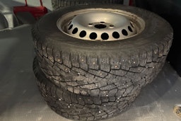 Punainen Volkswagen Transporter 2021 kuva 13.