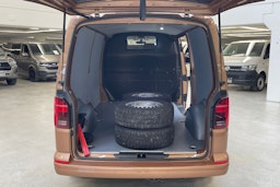 ruskea (beige) Volkswagen Transporter 2021 kuva 11.