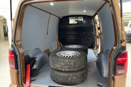 ruskea (beige) Volkswagen Transporter 2021 kuva 12.