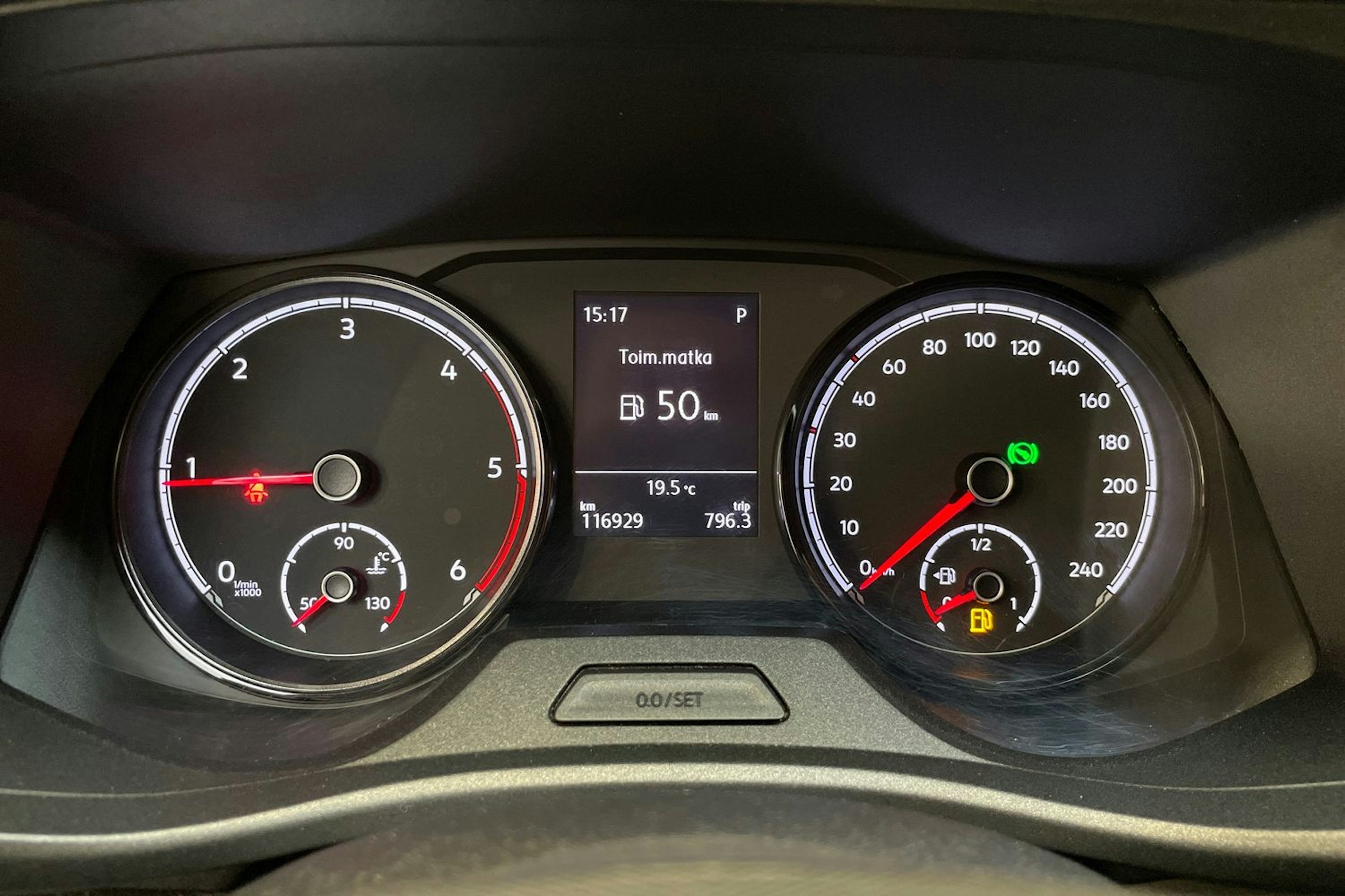 ruskea (beige) Volkswagen Transporter 2021 kuva 16.