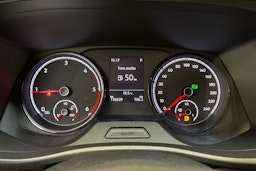 ruskea (beige) Volkswagen Transporter 2021 kuva 16.