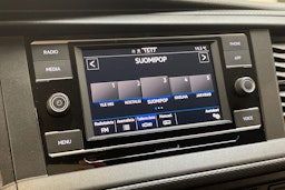 ruskea (beige) Volkswagen Transporter 2021 kuva 17.