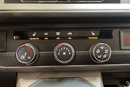 ruskea (beige) Volkswagen Transporter 2021 kuva 21.