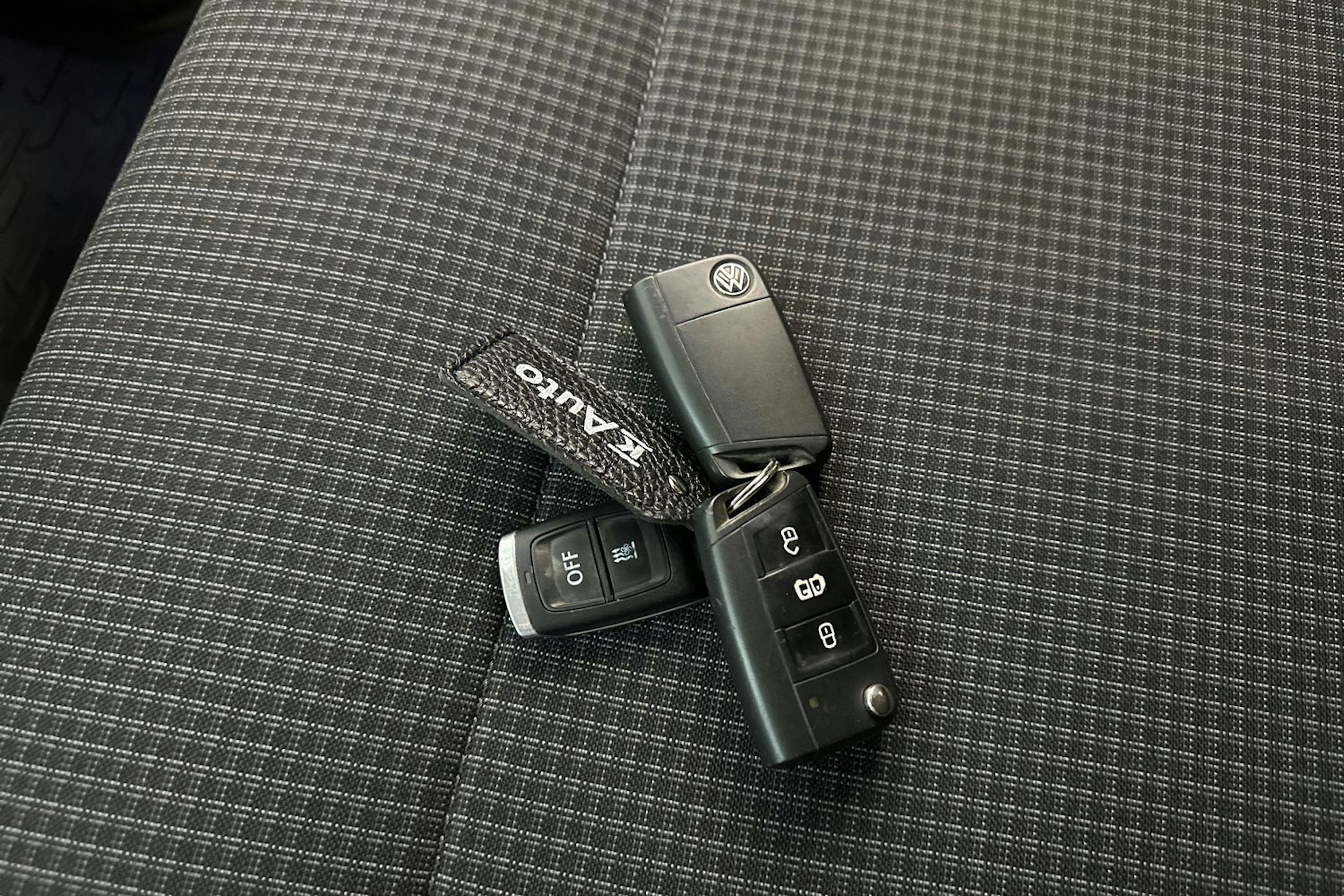 sininen Volkswagen Transporter 2021 kuva 17.