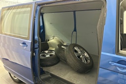 sininen Volkswagen Transporter 2021 kuva 21.