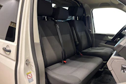 valkoinen Volkswagen Transporter 2021 kuva 11.