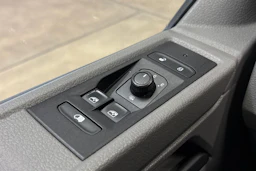 valkoinen Volkswagen Transporter 2021 kuva 13.