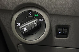 valkoinen Volkswagen Transporter 2021 kuva 15.