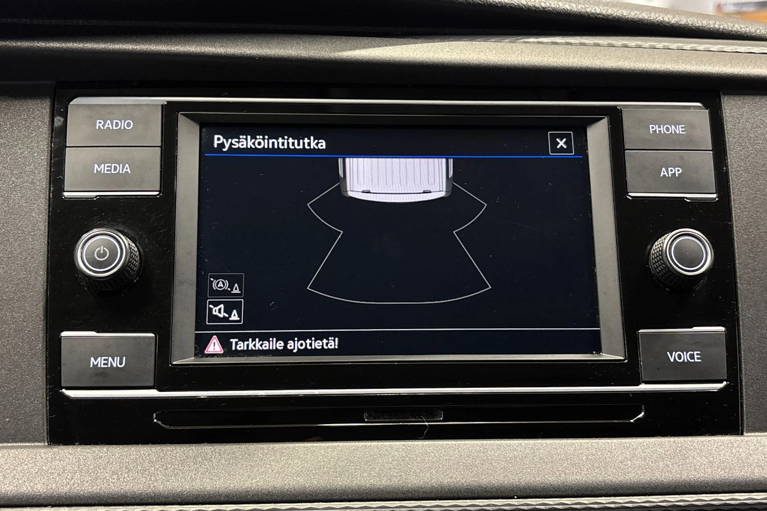 valkoinen Volkswagen Transporter 2021 kuva 22.