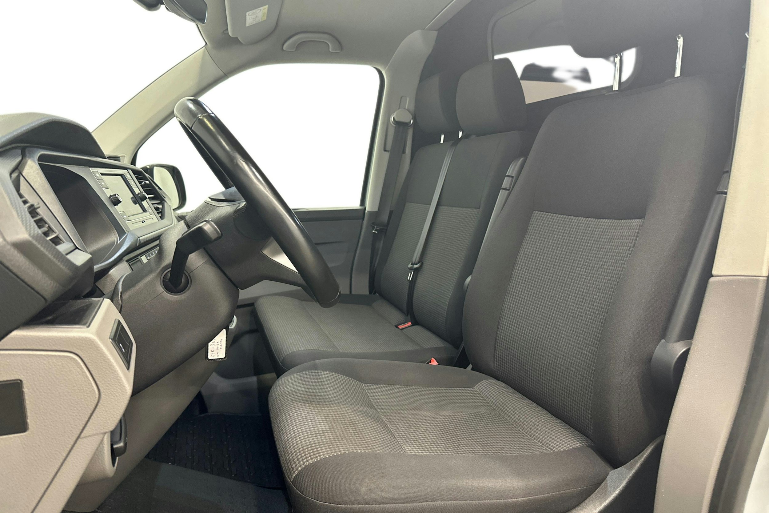 hopea Volkswagen Transporter 2021 kuva 8.
