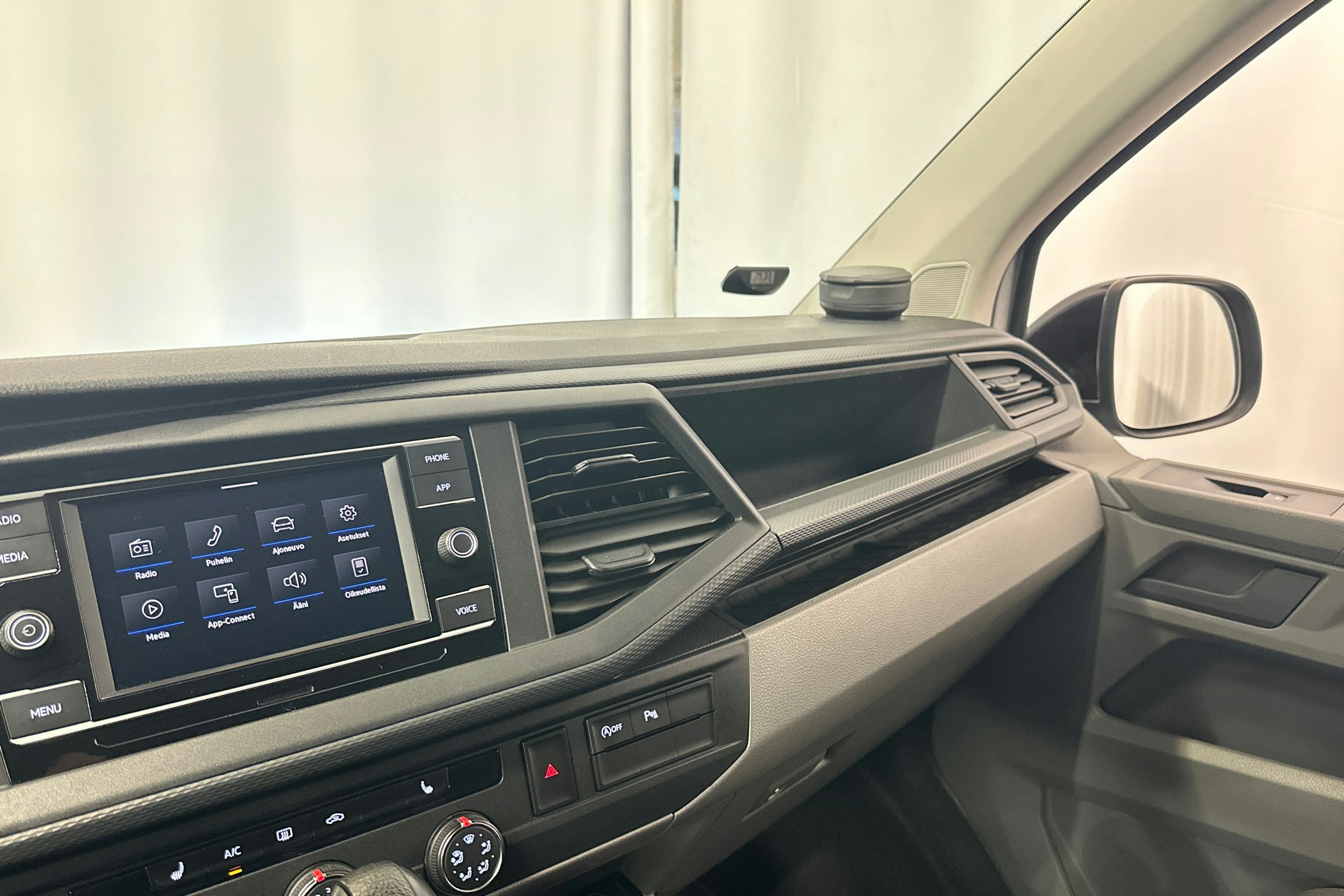 hopea Volkswagen Transporter 2021 kuva 24.