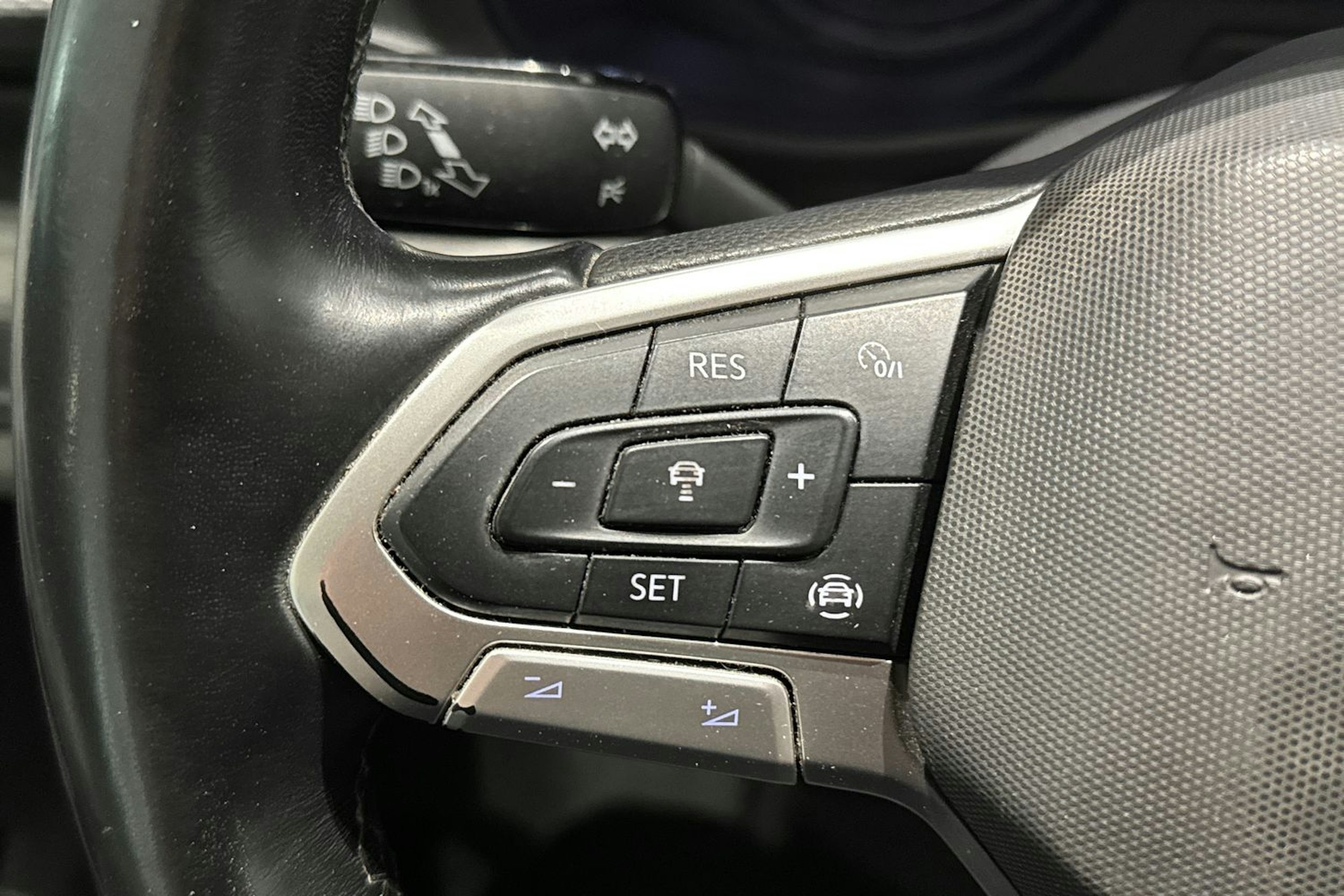 valkoinen Volkswagen Transporter 2021 kuva 15.