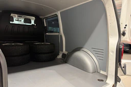 Valkoinen Volkswagen TRANSPORTER 2021 kuva 23.