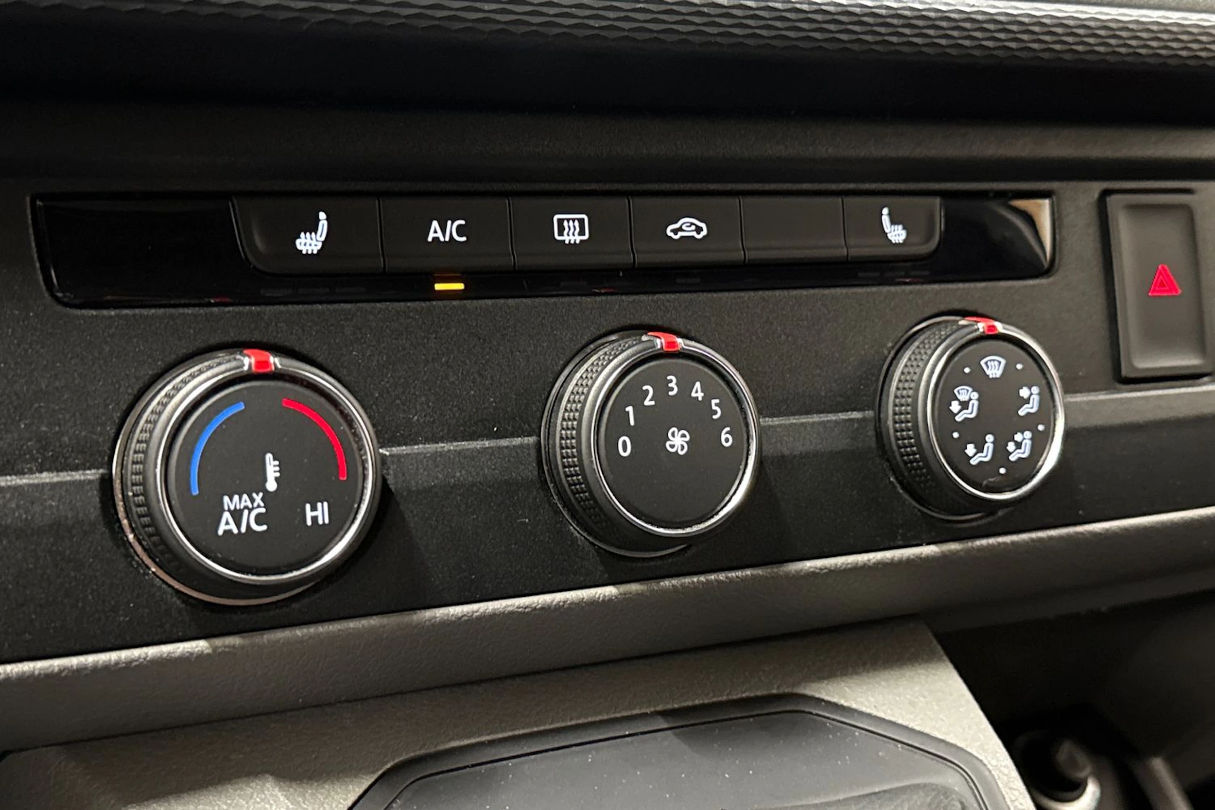 met. musta Volkswagen Transporter 2021 kuva 25.
