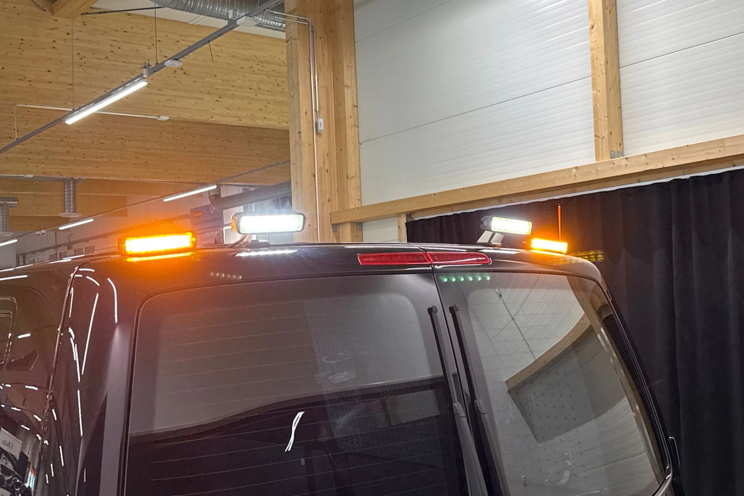 met. musta Volkswagen Transporter 2021 kuva 38.