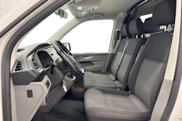 valkoinen Volkswagen Transporter 2021 kuva 8.