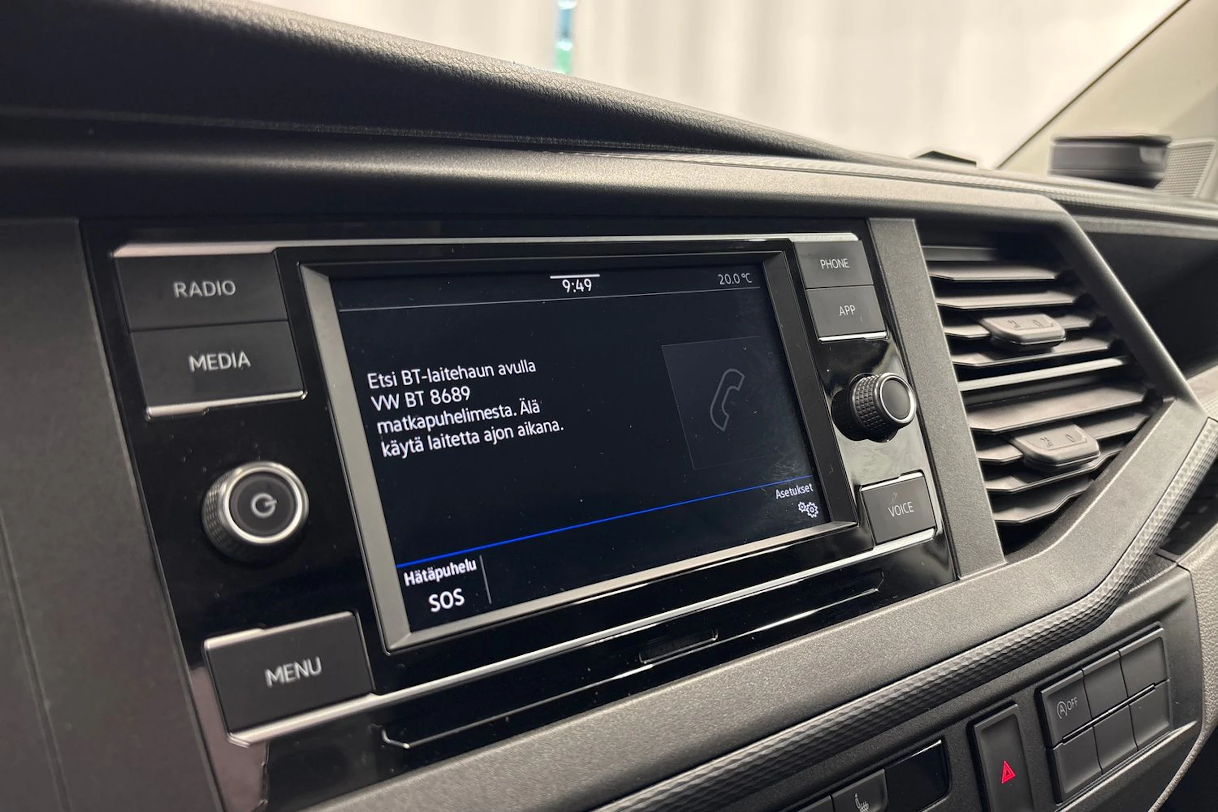 valkoinen Volkswagen Transporter 2021 kuva 15.