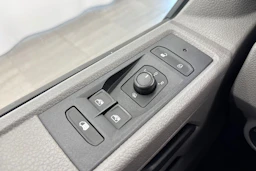valkoinen Volkswagen Transporter 2021 kuva 17.