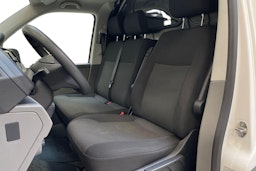 valkoinen Volkswagen Transporter 2021 kuva 9.