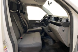 valkoinen Volkswagen Transporter 2021 kuva 10.