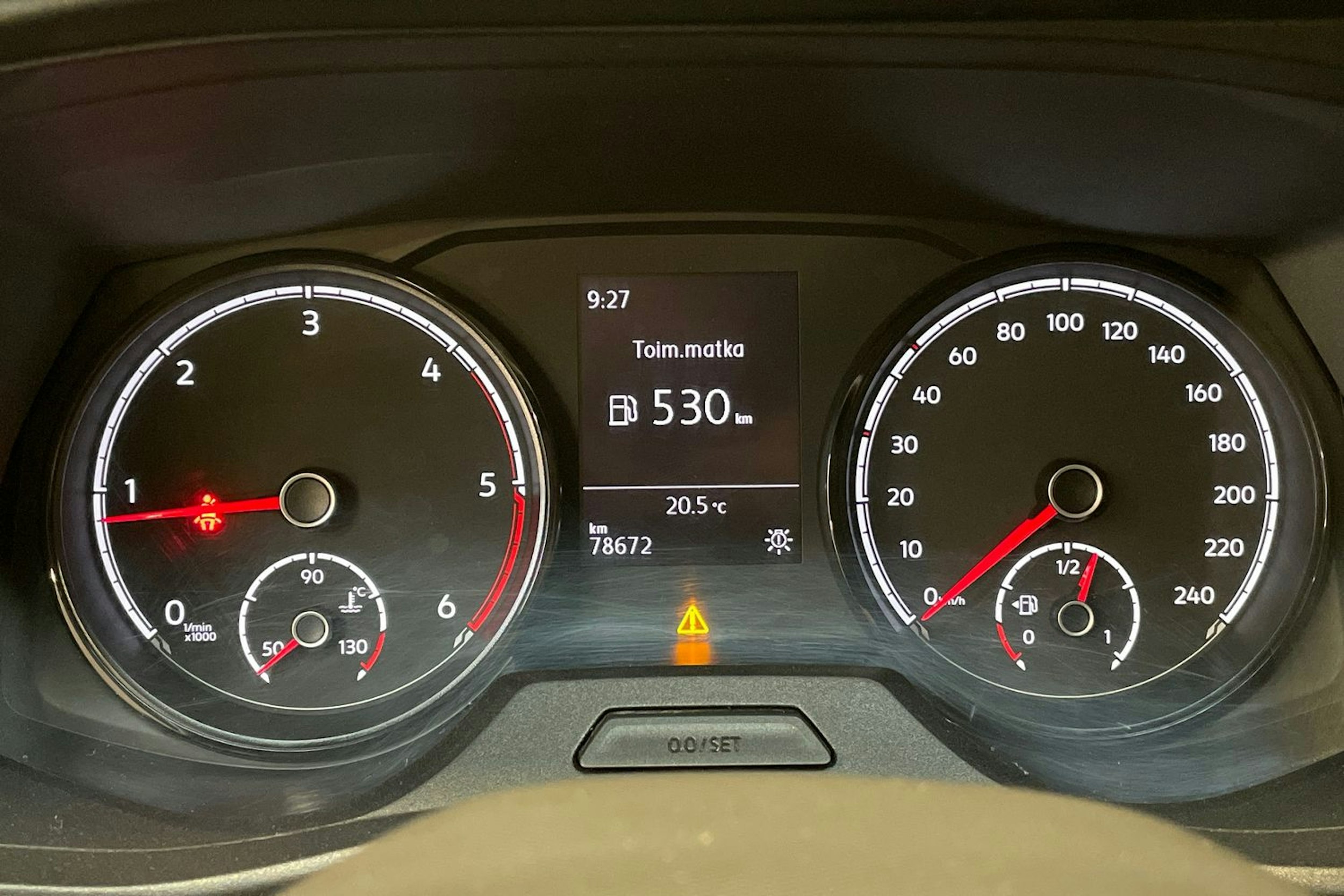 valkoinen Volkswagen Transporter 2021 kuva 16.