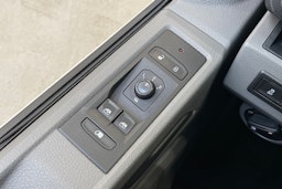 valkoinen Volkswagen Transporter 2021 kuva 21.