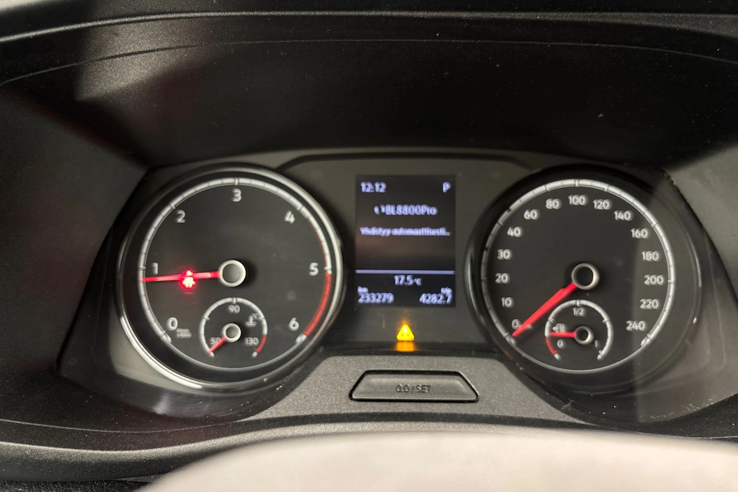 valkoinen Volkswagen Transporter 2021 kuva 13.