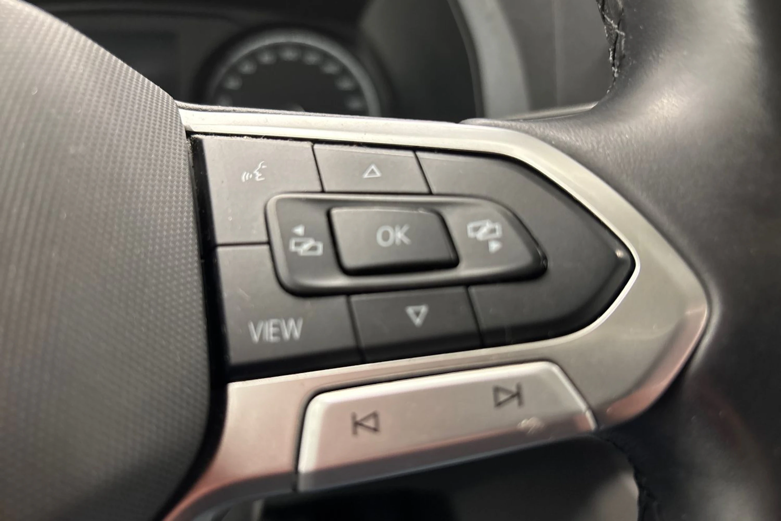 valkoinen Volkswagen Transporter 2021 kuva 20.