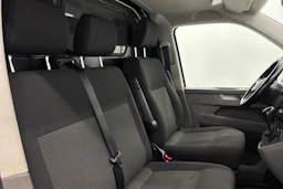 valkoinen Volkswagen Transporter 2021 kuva 22.