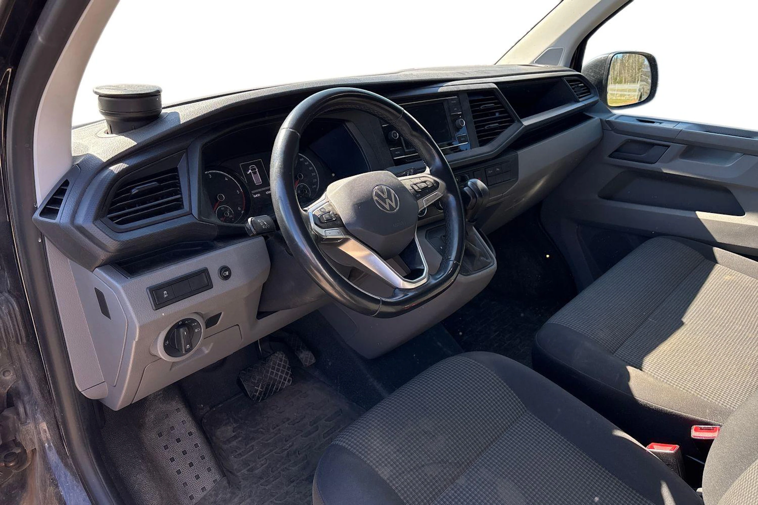 met. musta Volkswagen Transporter 2021 kuva 3.